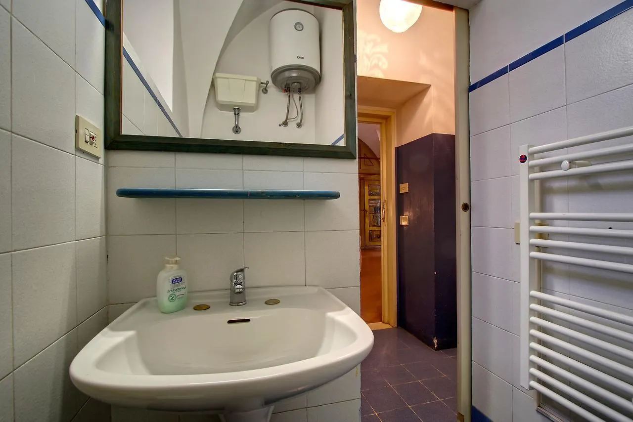 Ravel Apartment Near The Ponte Vecchio Firenze